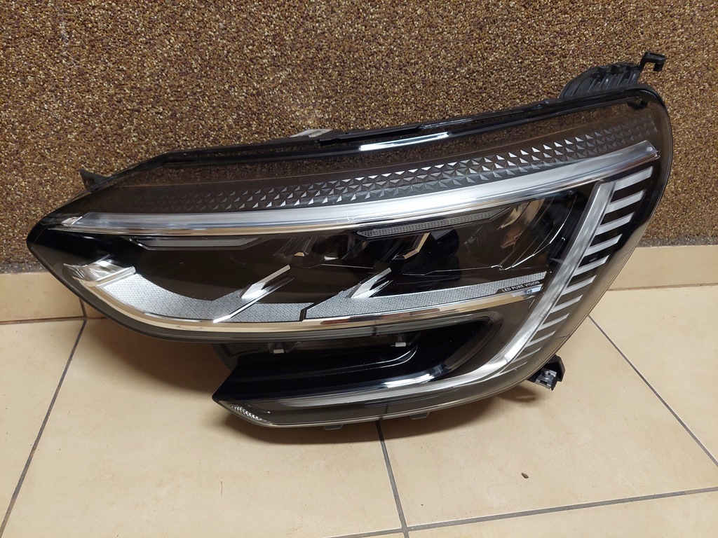 фото №1, Renault megane iv lift full led левая jak nowa!!!