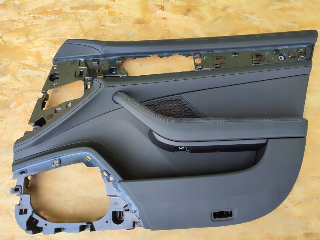 фото №1, Обшивка дверь porsche panamera 971 правый alcantara skura обшивка idealny