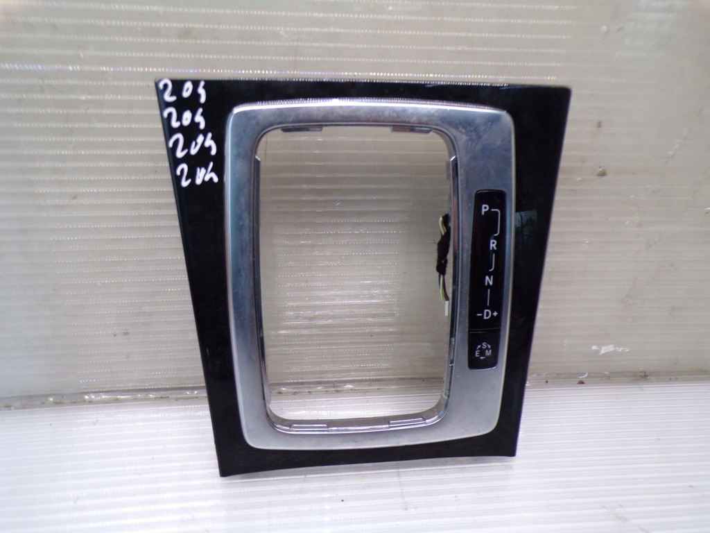 фото №1, Рамка dekor домкрата mercedes w204 c klasa