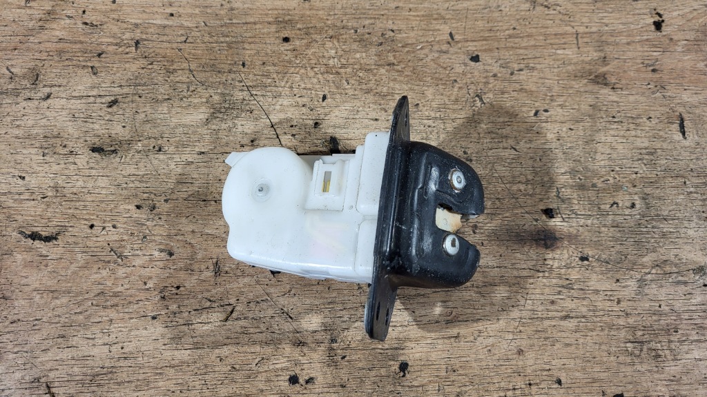 фото №1, Замок кришки багажника nissan juke f15 10-