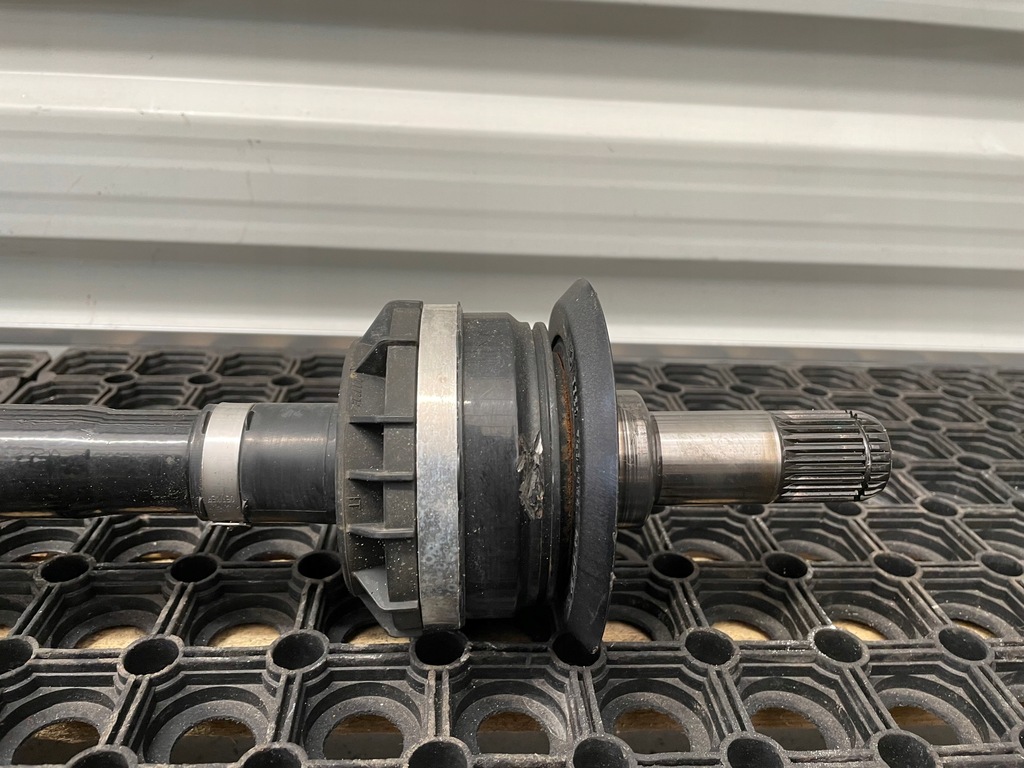 фото №4, Bmw g20 g21 привідний вал лівий задня 9423549