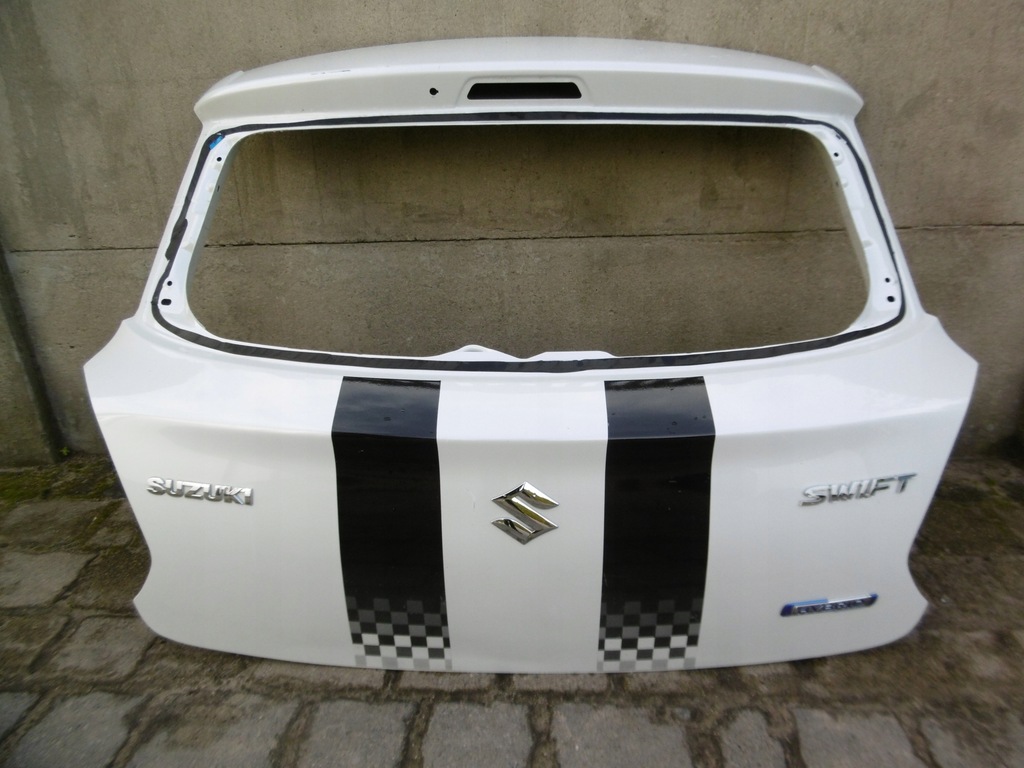 фото №1, Suzuki swift mk8 - крышка багажника задняя