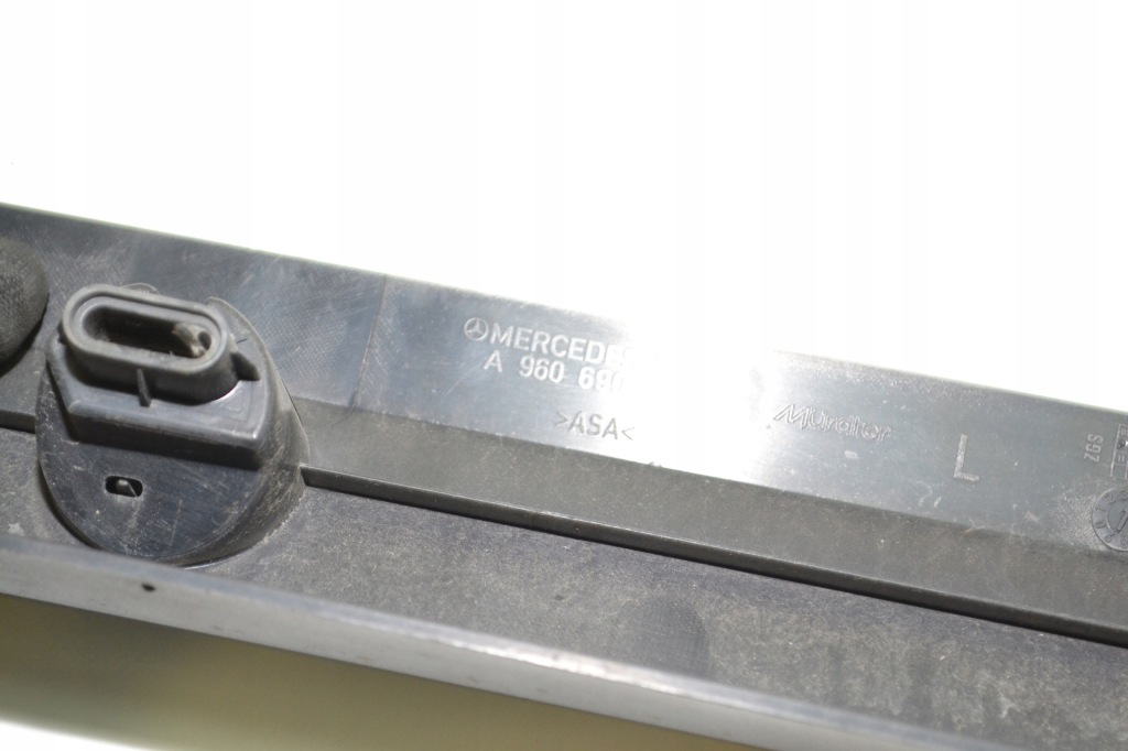 Mercedes actros mp4 молдинг кабины bok левая a9606902201 Цена