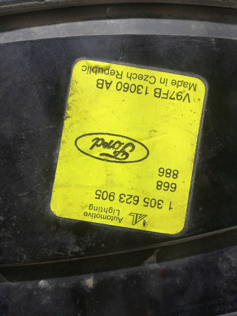 Ford puma 2000 1596cm3 фара v97fb13060ab в Україні
