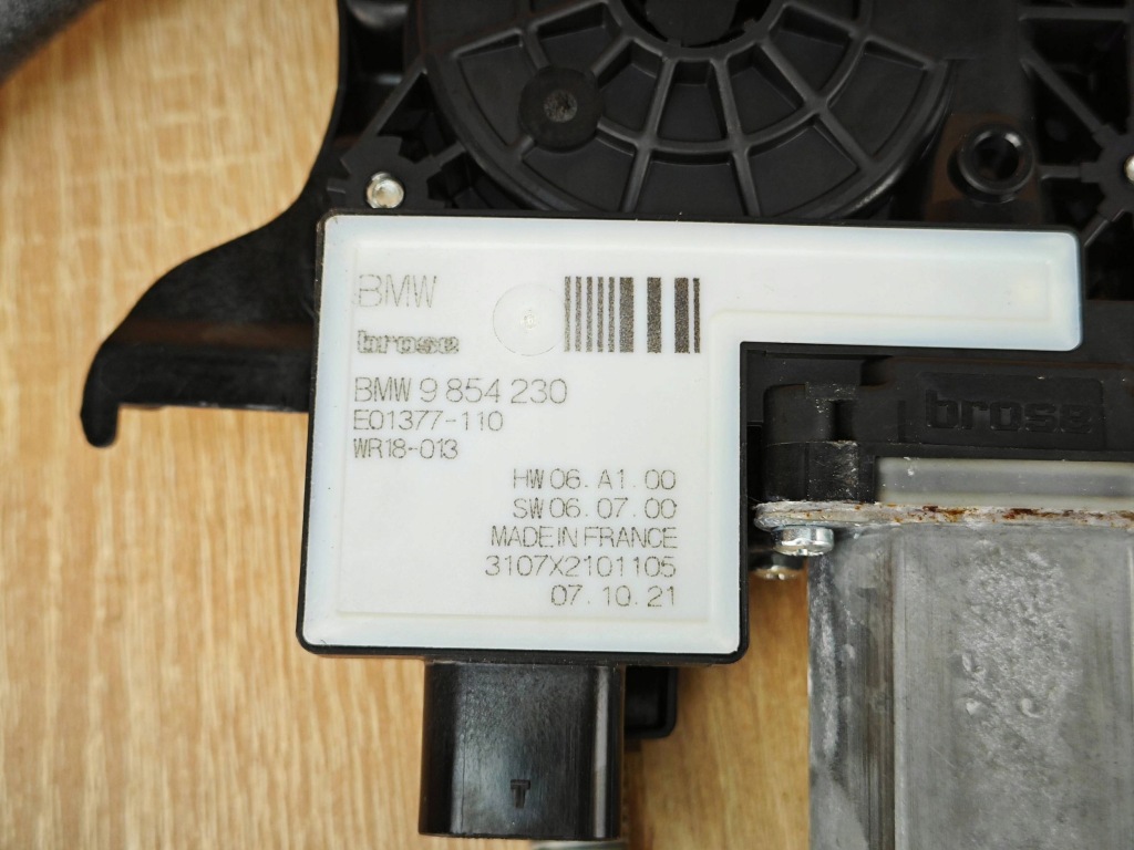 Оригінал  механізм підйомник моторчик скло правий перед bmw g26 9854492 27km! Зі Шроту