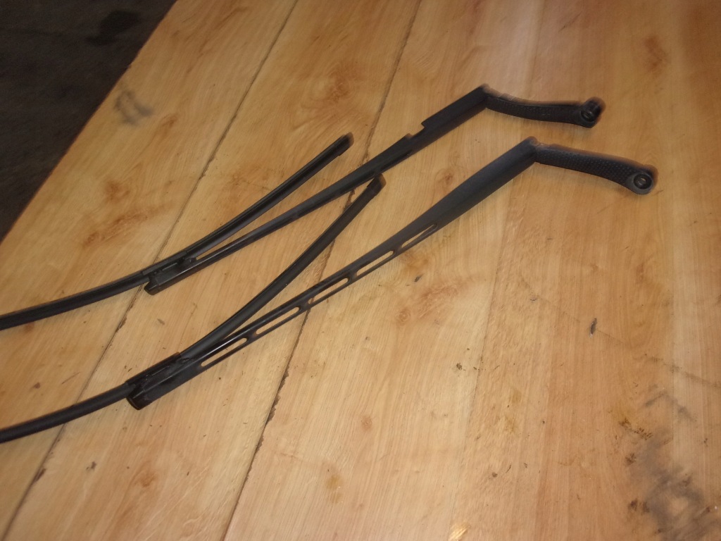 фото №1, Citroen c5 iii x7 рычаги дворник комплект europa