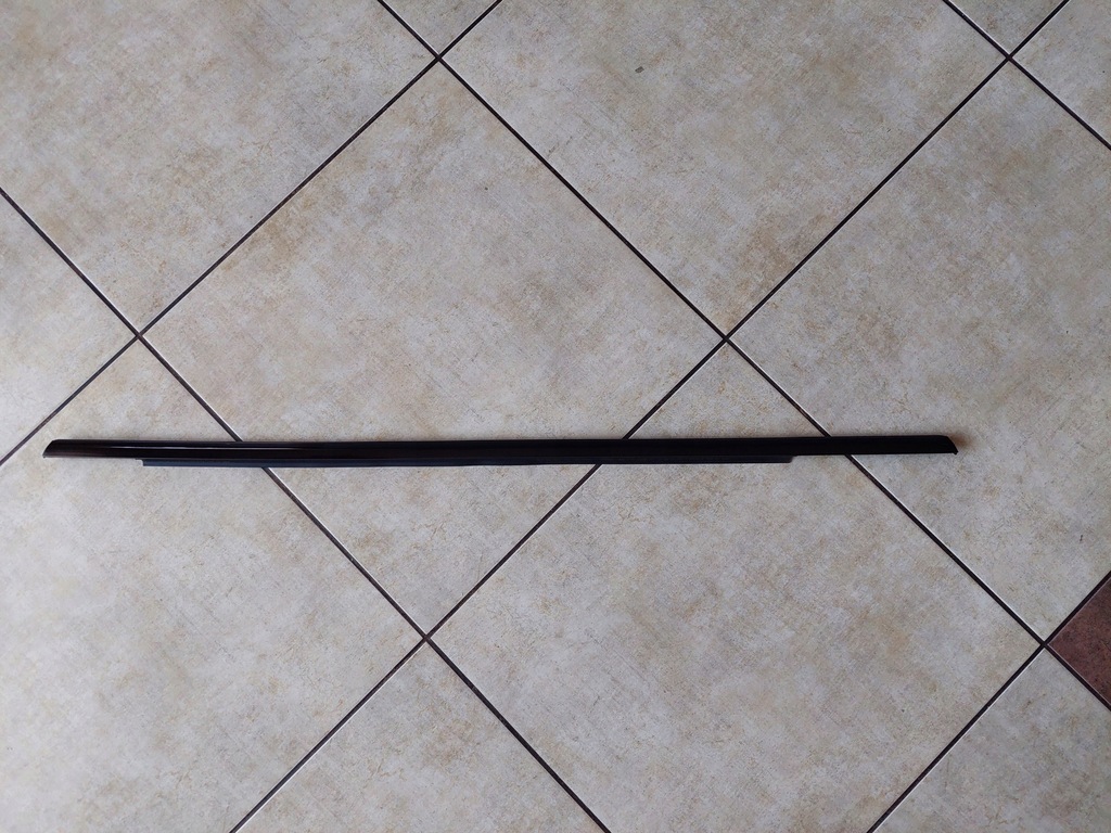 фото №1, Молдинг уплотнитель - левый задняя - audi a6 c8 - 4k0