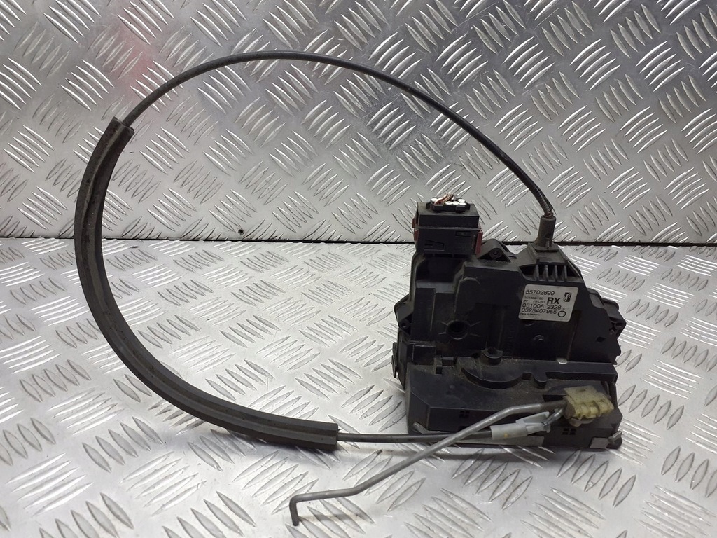 фото №1, Замок права двері перед opel corsa d 4pin 55702899