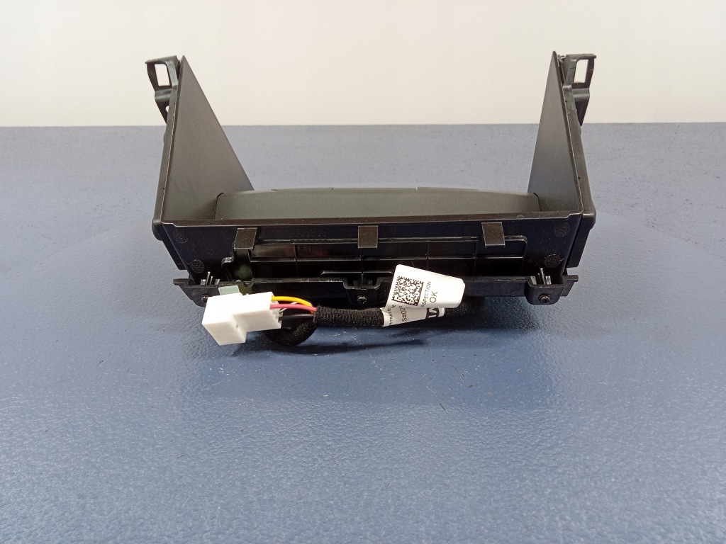 фото №3, Kia ceed iii разъём usb 12v полка 84681-j7000