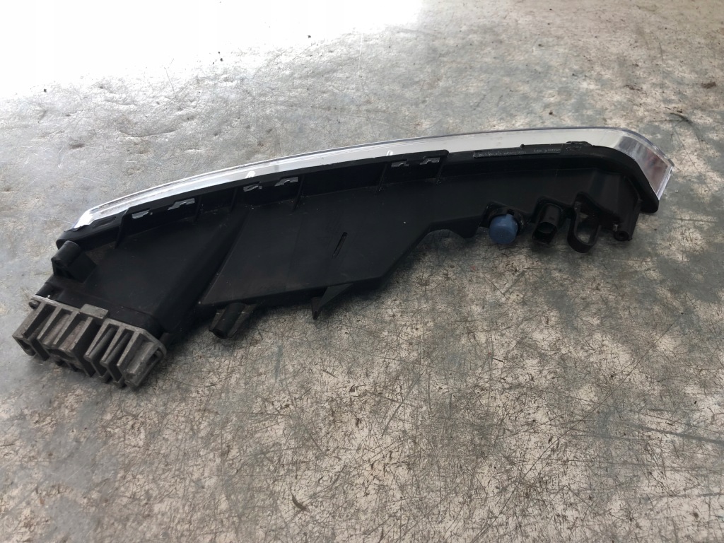 Фара поворотник led drl правый porsche cayenne 7p5941182j с Разборки