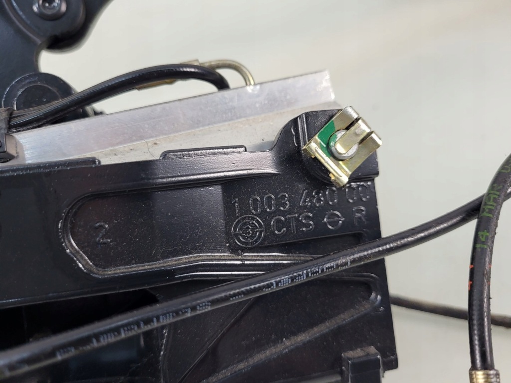 фото №10, Mercedes slk r170 lift петля складного крыша правый