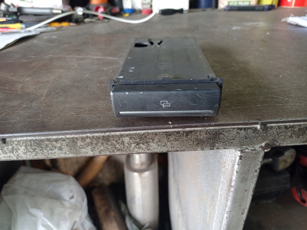 фото №1, Audi a3 8p - бардачок ящик 8p0941561d