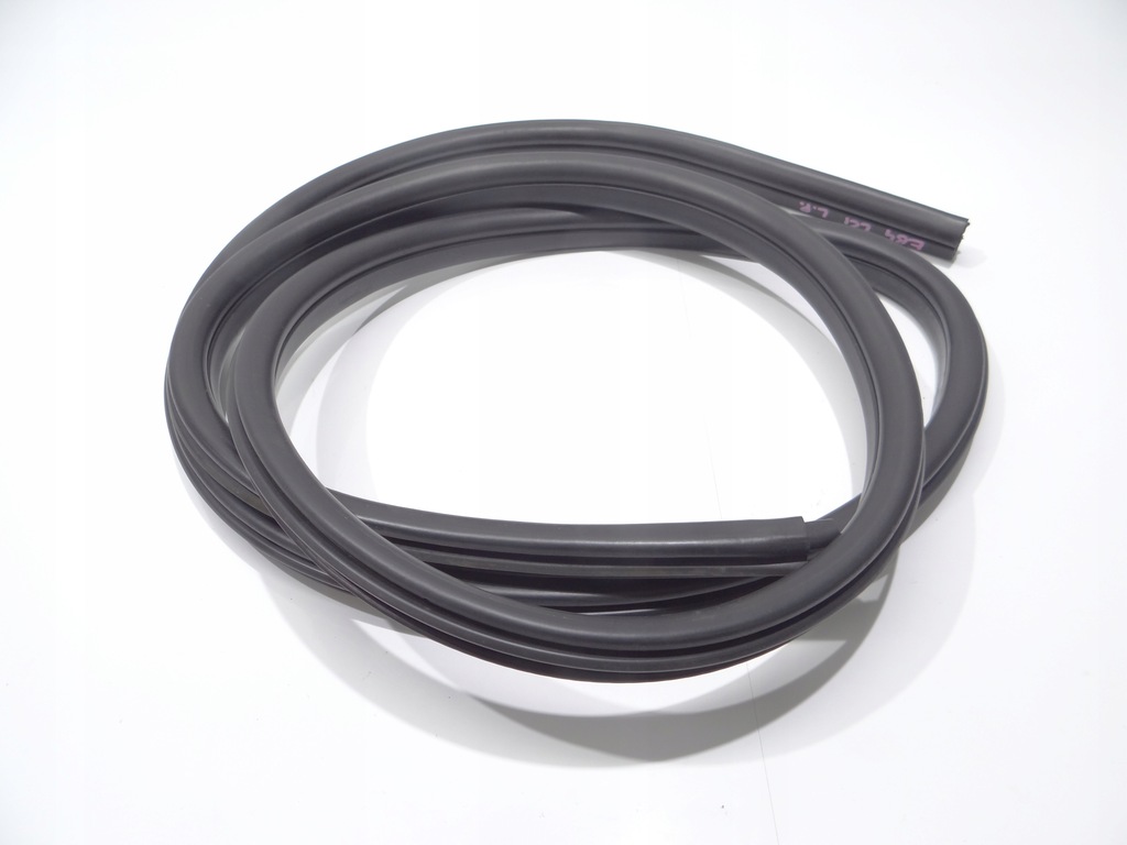 фото №1, Прокладка дверь левая передняя bmw x1 e84 оригинальный номер резиновый элемент