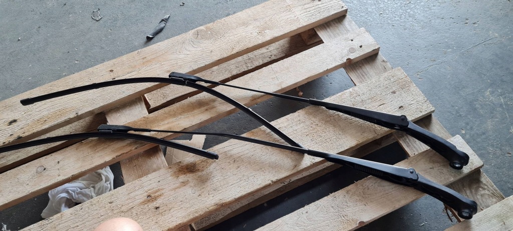 фото №1, Sq8 4m q8 rsq8 важіль важелі двірник перед 4m8955407 4m8955408