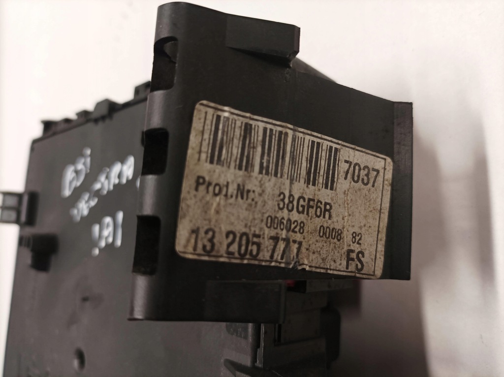 фото №4, Коробка предохранителей opel vectra c 1.9 cdti