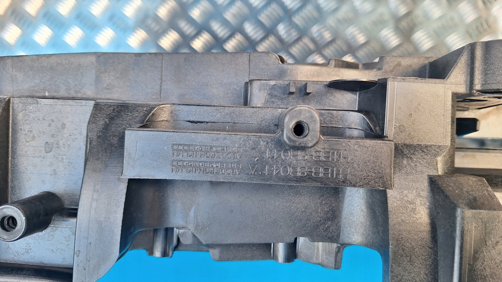 фото №8, Ford fiesta mk8 pas передній з żaluzjami