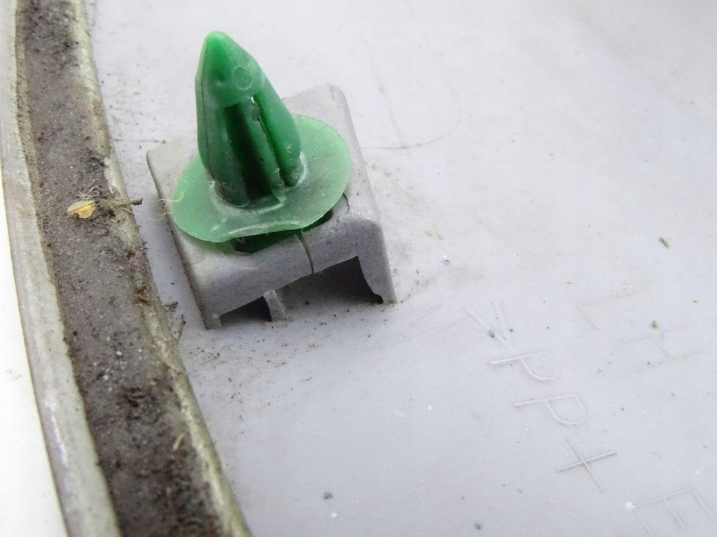 фото №6, Mitsubishi pajero iii 99-06 молдинг крыла левый перед