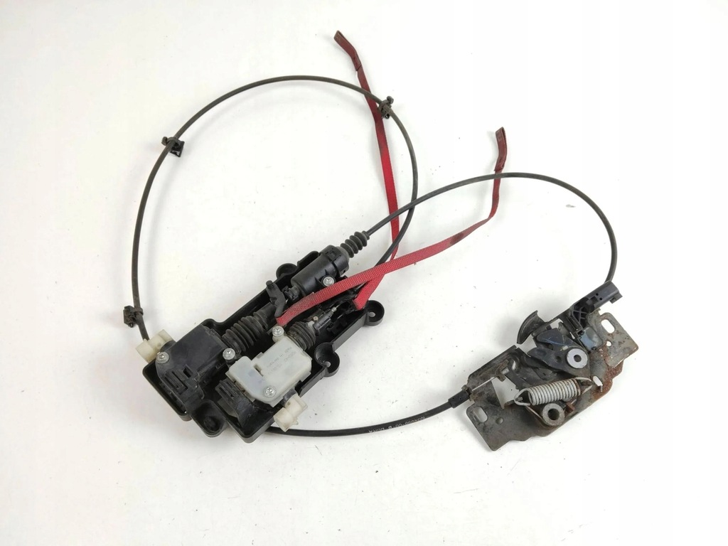 фото №1, Tesla x механізм трос аварійна капот 105799100f