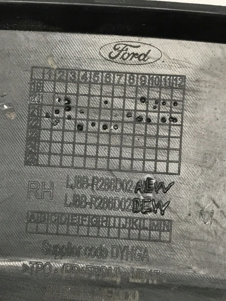 фото №12, Молдинг правая задняя ford mustang lj8b-r286d02-aew