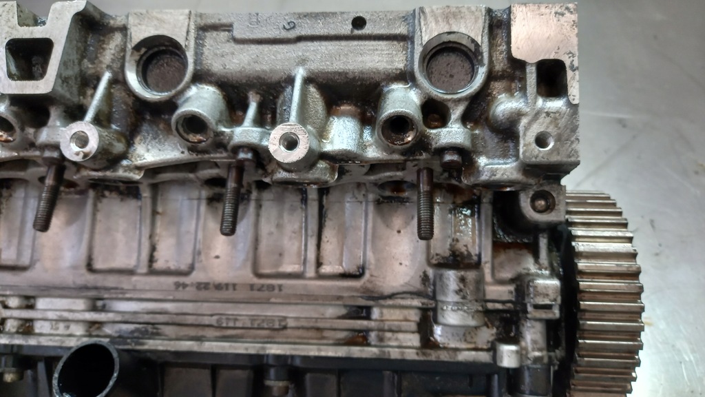 фото №8, Головка двигателя peugeot 206 2.0 hdi 9634963010