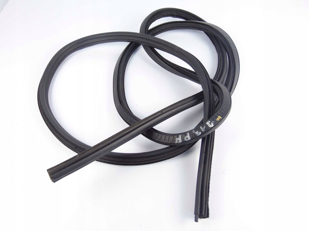 фото №1, Mercedes v w638 прокладка кузовная правый перед