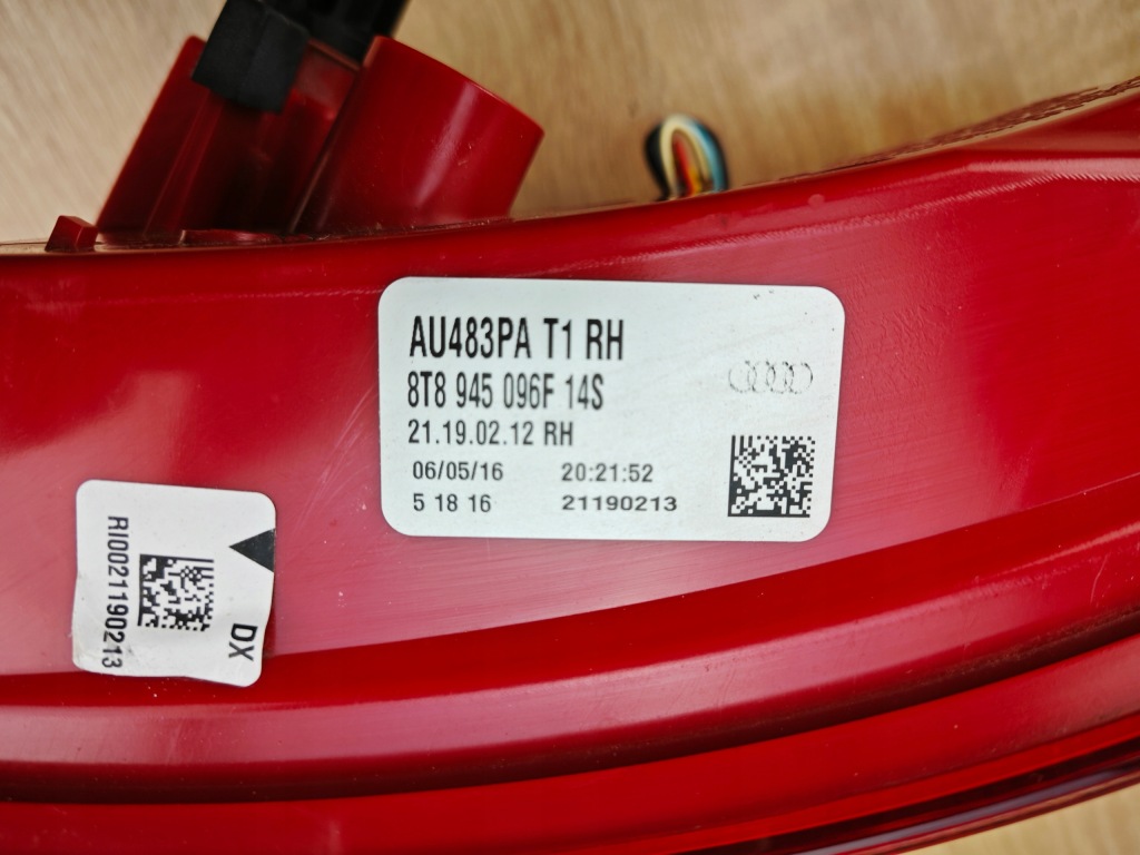 Купить Оригинальная фара led правая  задний audi a5 8t рестайлинг  8t8945096f европа 14km!