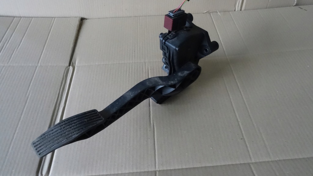 фото №1, Opel corsa c потенциометр педаль газа 9129423 cl