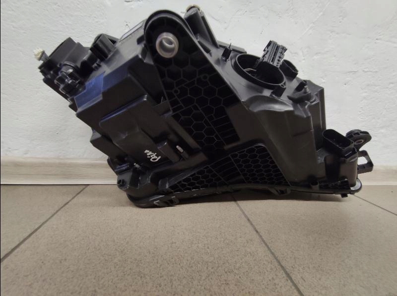 фото №12, Лампа передняя перед skoda superb iii lift full le