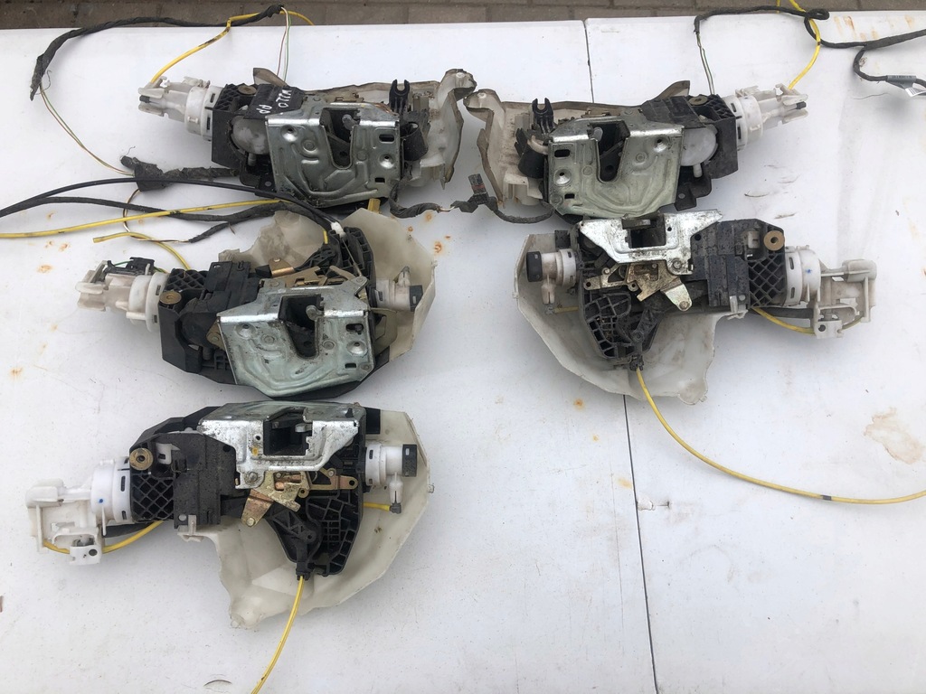 фото №1, Mercedes s klasa w220 замок дверь правый задняя 2207304635 2207304035