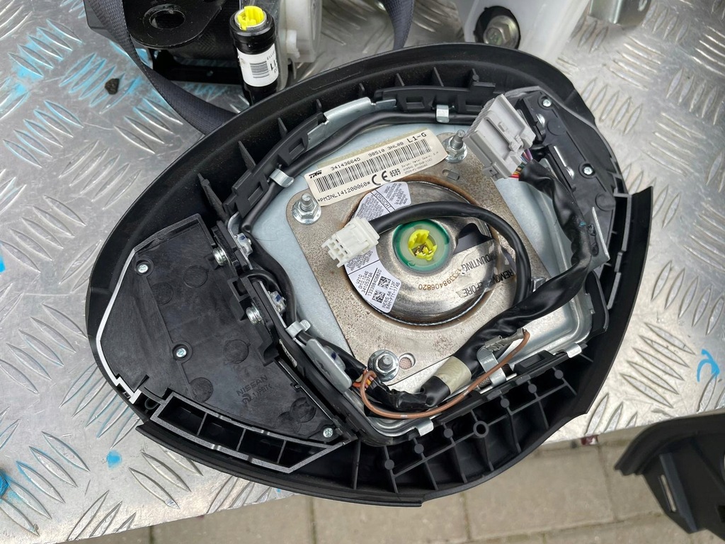 фото №8, Nissan leaf i консоль подушки безопасности воздушные eu. 10-17