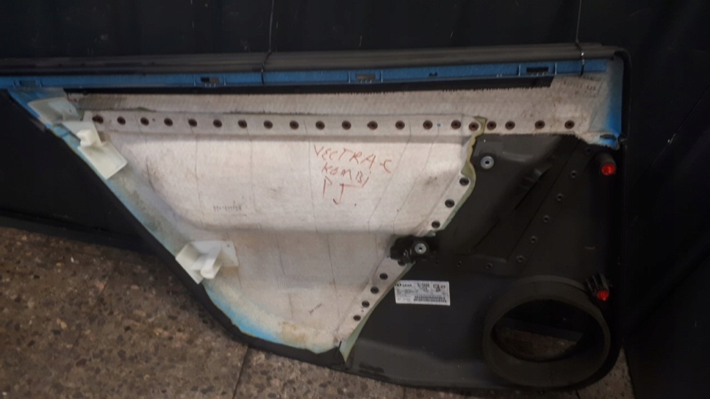 13114512zf обшивка дверь правый задний  vectra c универсал Оригинал