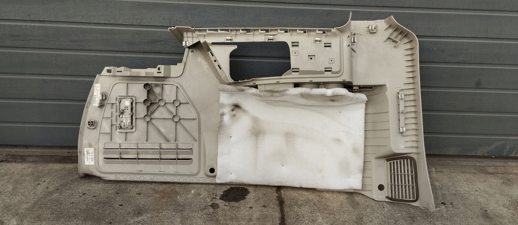 фото №5, Обшивка правый багажника обивка задняя chrysler grand lancia voyager 08-