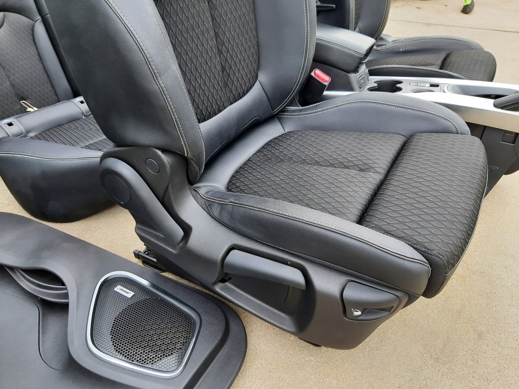 фото №10, Renault kadjar lift комплект сидінь сидіння напівшкіра підігрів перед задня bose