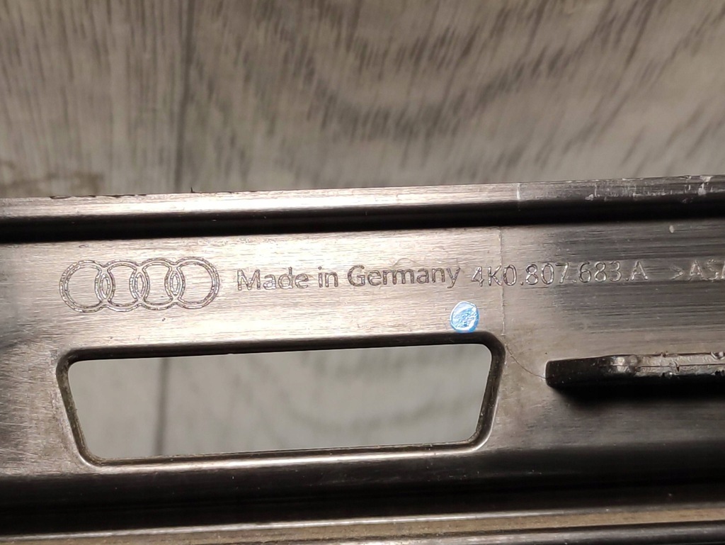 фото №16, Audi a6 c8 s-line 4k0 середня решітка бампера передній 4k0807683a