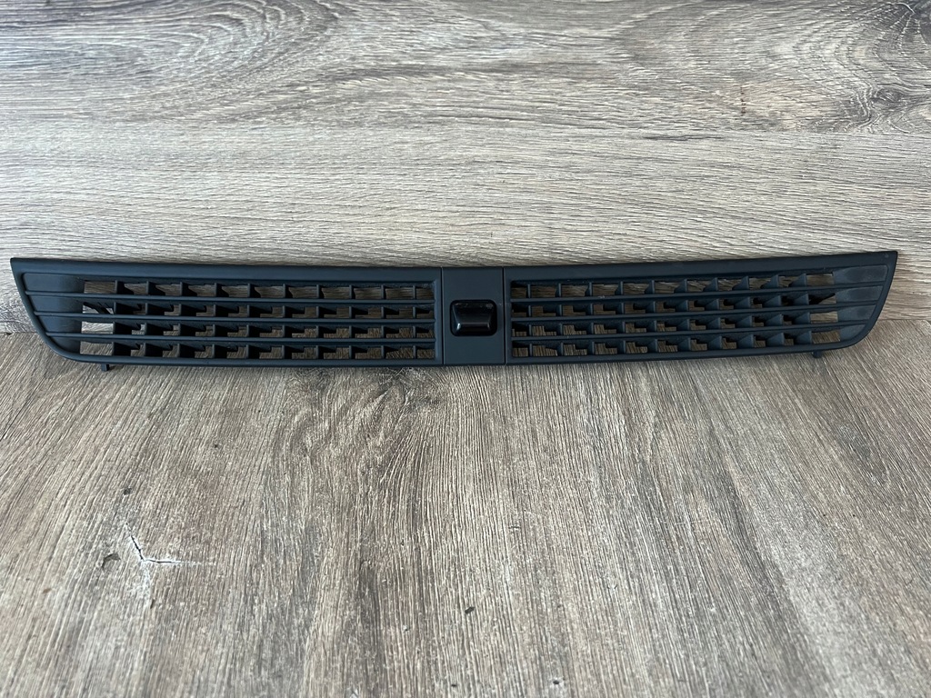 фото №1, Решётка обдув панели 03r a8 d3 4e0819632c