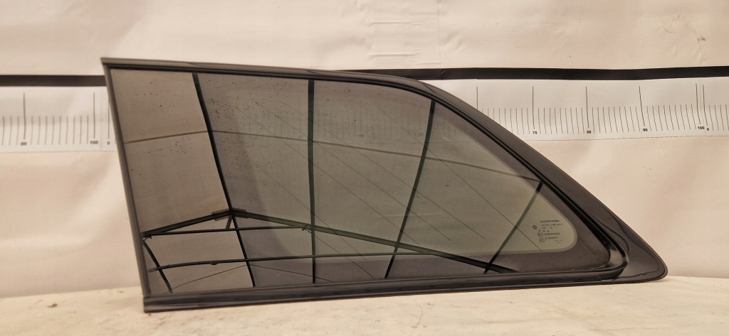 Купить Jeep grand cherokee wk2 19r стекло кузовная задний  левая