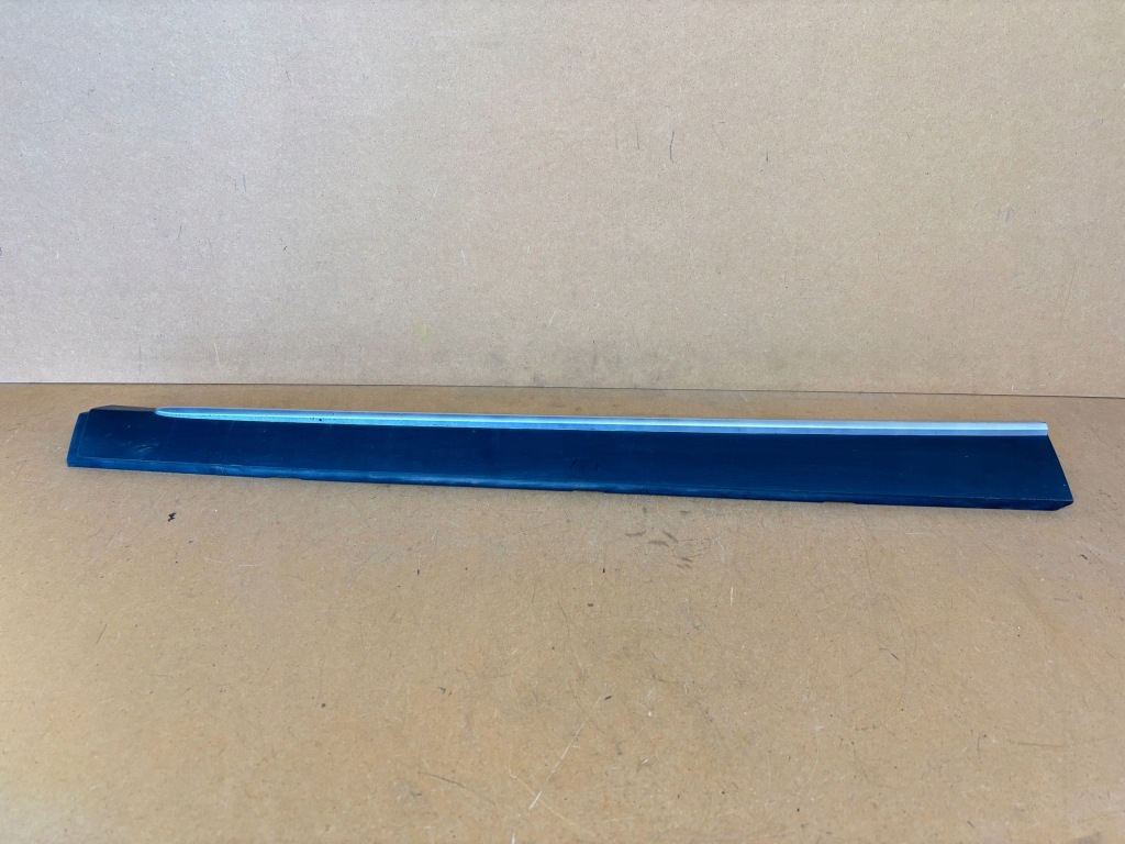 Молдинг двері ліва перед передній mazda cx3 cx-3 Доставка