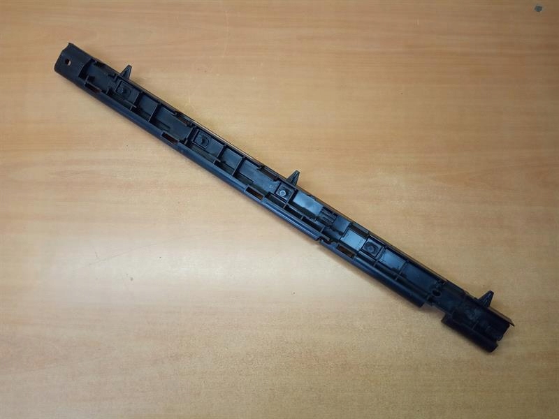 фото №1, Кронштейн накладки порога правое mercedes sl r231