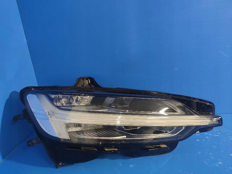 Купити Volvo s60 v60 18- 32365342 mid led фара передня перед правий