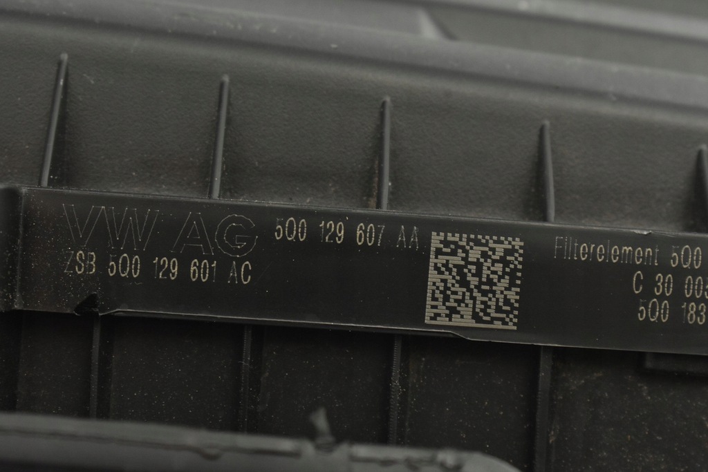 фото №11, Корпус фильтра воздуха kpl. с фильтром оригинальный номер vag 5q0129607aa 5q0129607aa