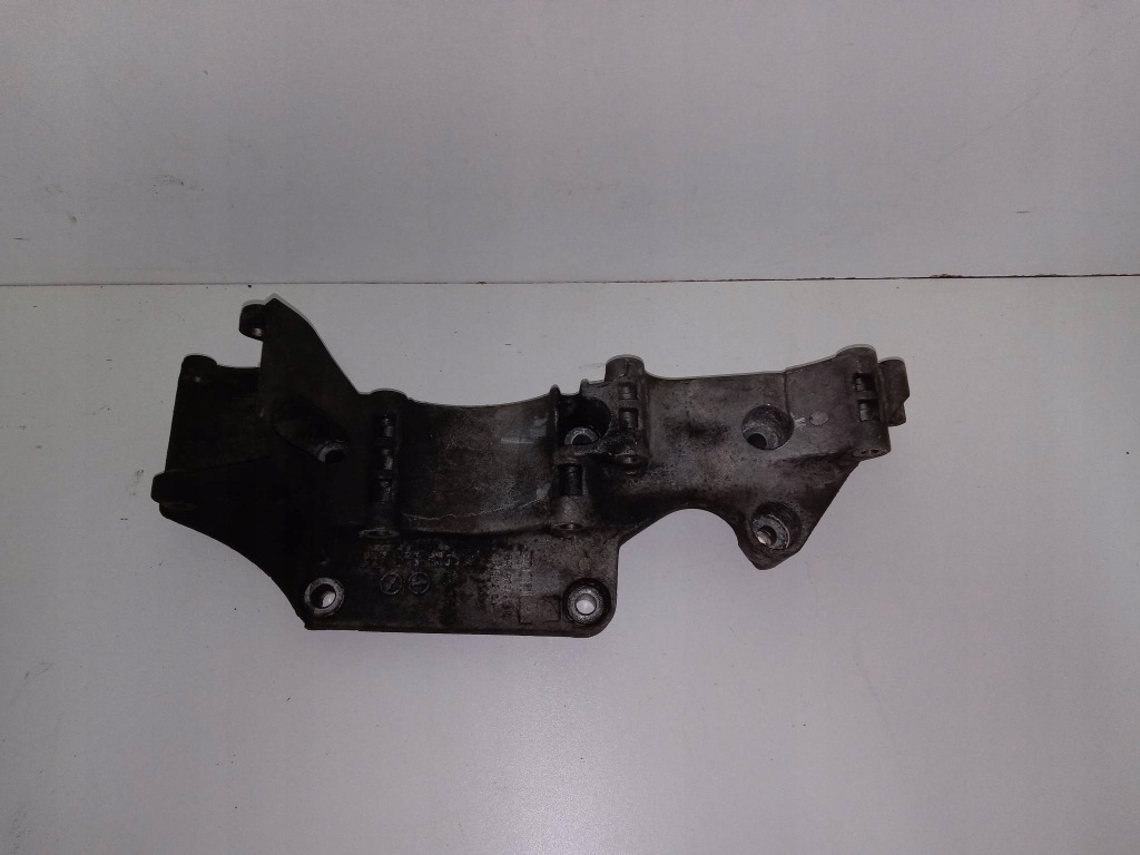 Купити Sharan рестайлінг  основа кронштейн генератора 045903113c