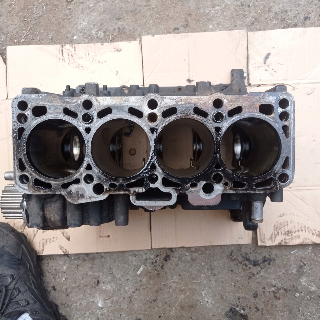 фото №1, Блок двигателя номинал 2.0 tdi cba