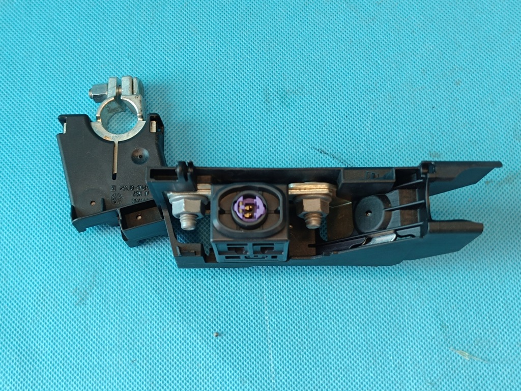 фото №8, Audi a4 b9 avant 2.0 tfsi 150kw 4x4 2023 r клема плюсова 8w0915459h