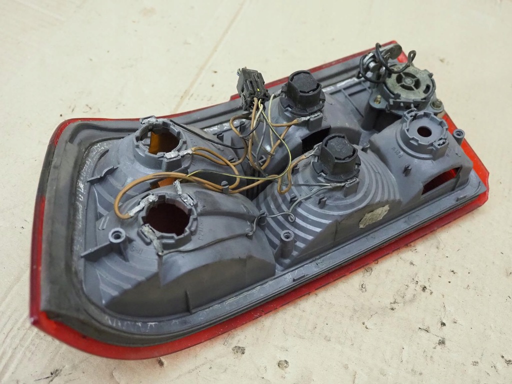 фото №3, Calibra лампа права opel задня