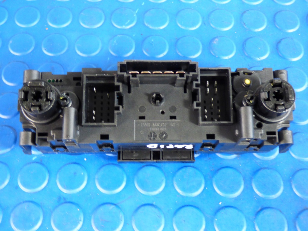 фото №4, Панель обдув кондиционера 5ja820045c skoda rapid