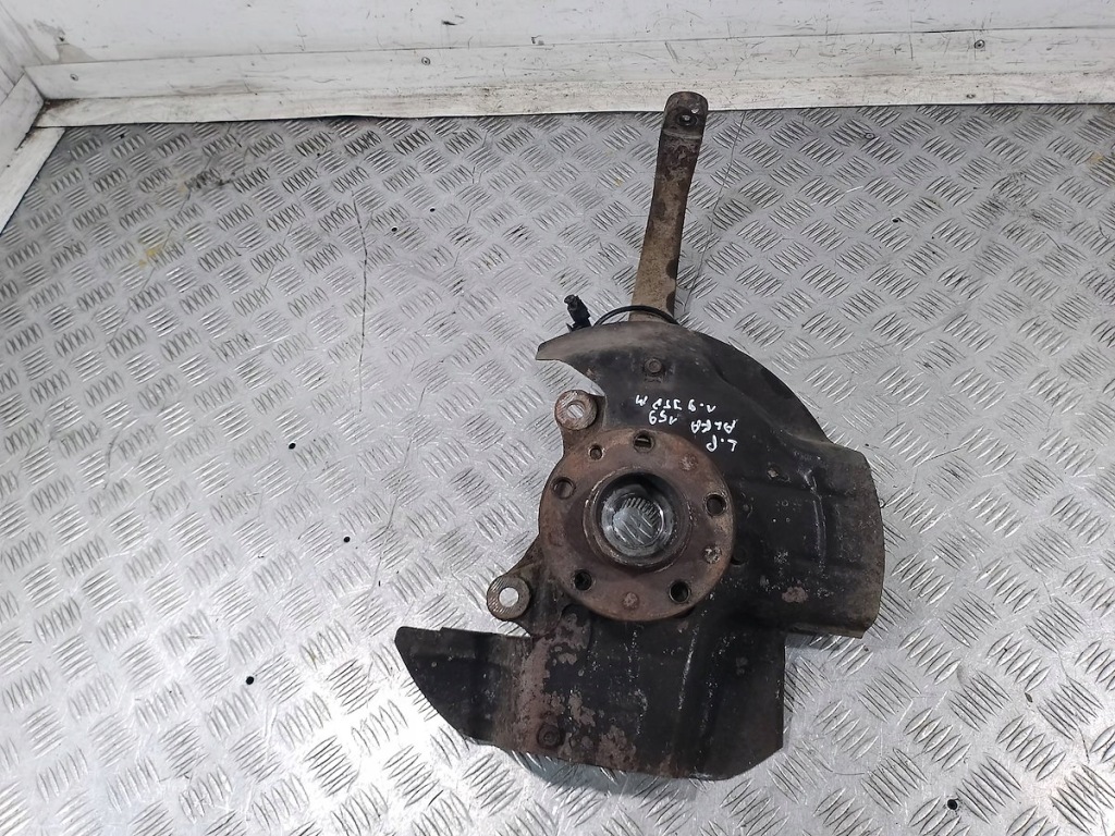 Купити Поворотний кулак лівий перед alfa romeo 159 1.9 jtdm