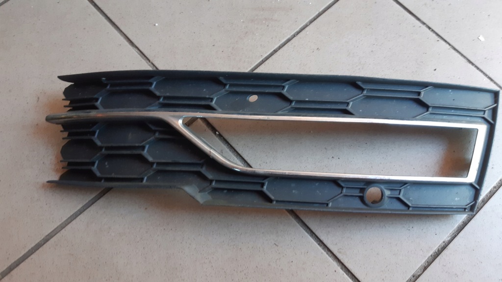 фото №1, Решётка бампера правая skoda octavia iv 5e3