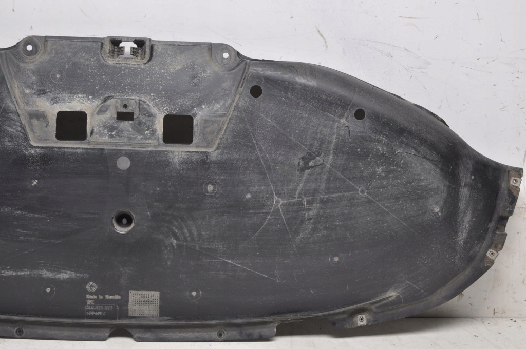 Skoda enyaq iv накладка бампера задний  5lg825523 Киев