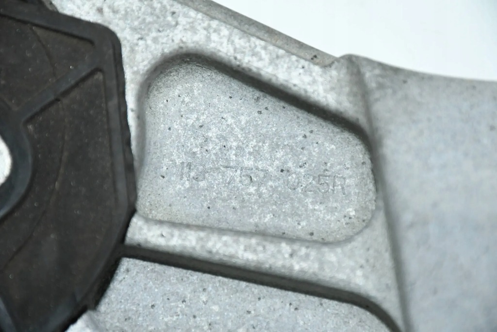 фото №5, Кронштейн подушка двигуна 113757025r renault master iii 2.3 dci rwd