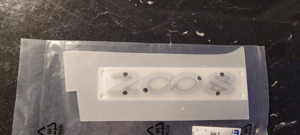 фото №1, Peugeot 2008 надпись logo эмблема крышки багажника 98189145dx